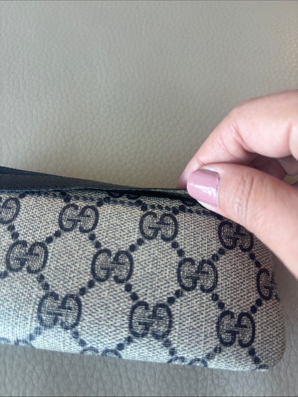 Gucci Navy & Ivory GG Canvas Zip Card Pouch - Picture 3 of 8